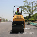 Conducción de la máquina de rodillos para pavimentación de carreteras de asfalto